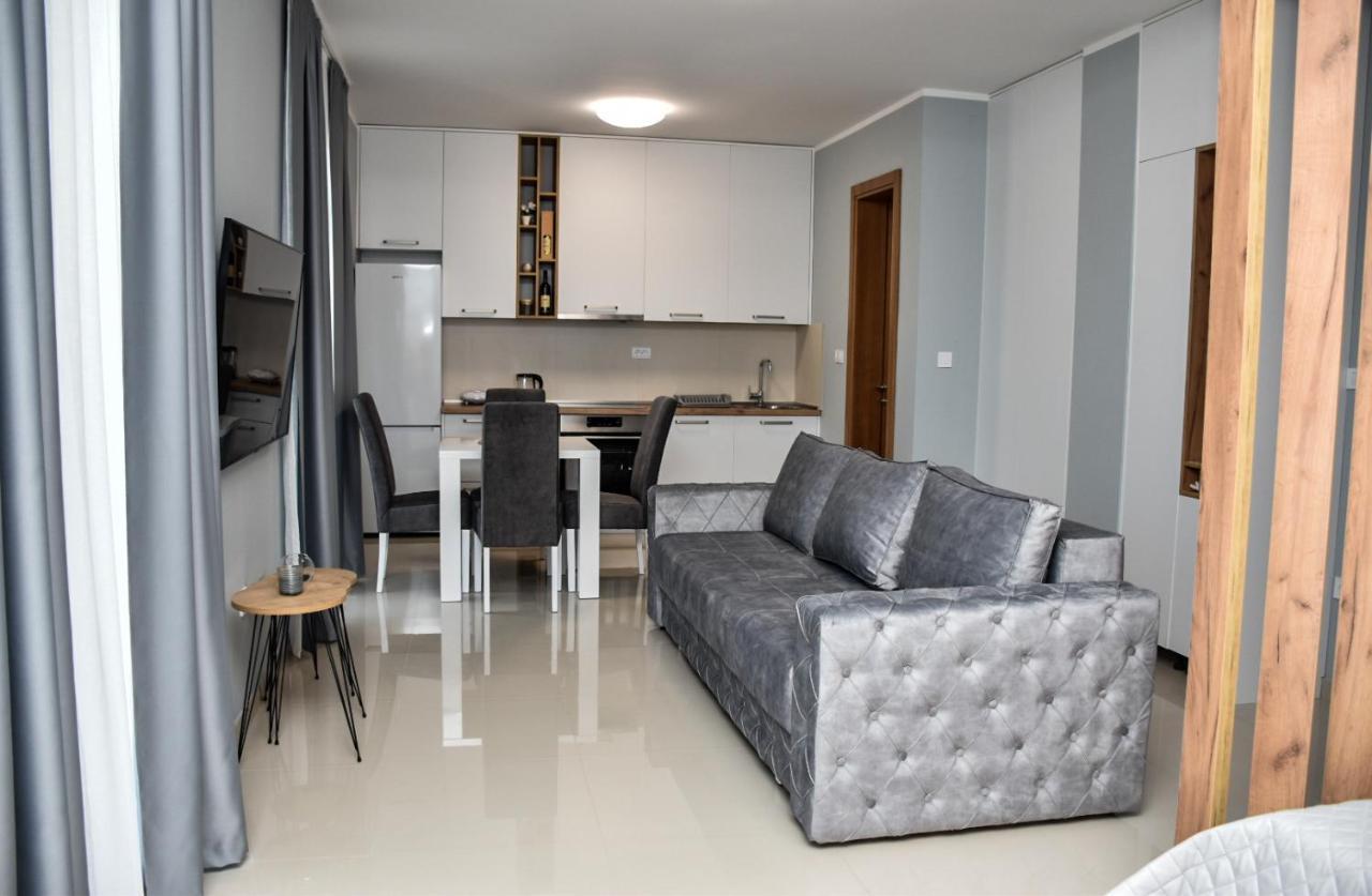 Sisevic Apartment *